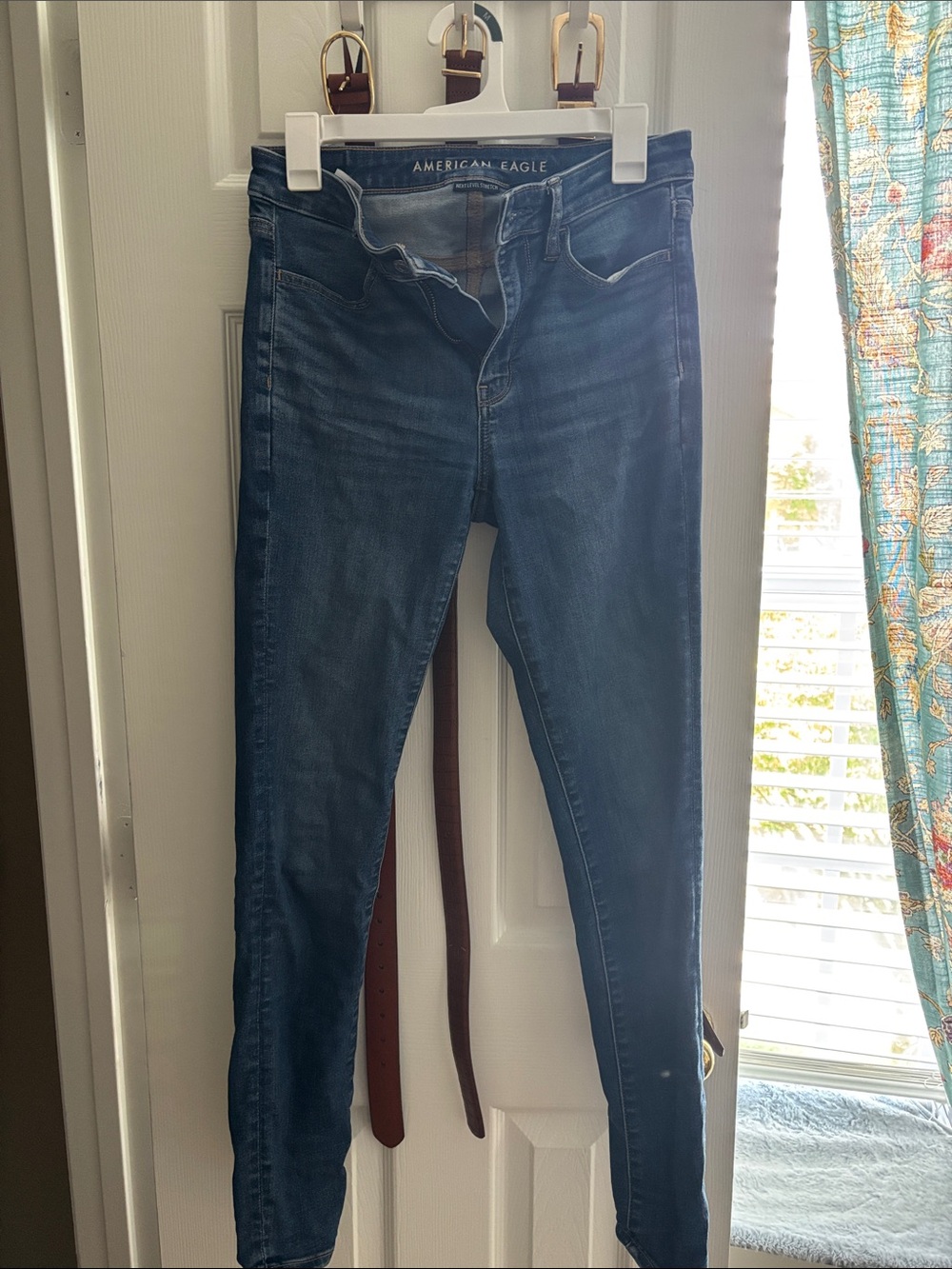 American Eagle Outfitters Women’s Dark Wash Skinny Jeans